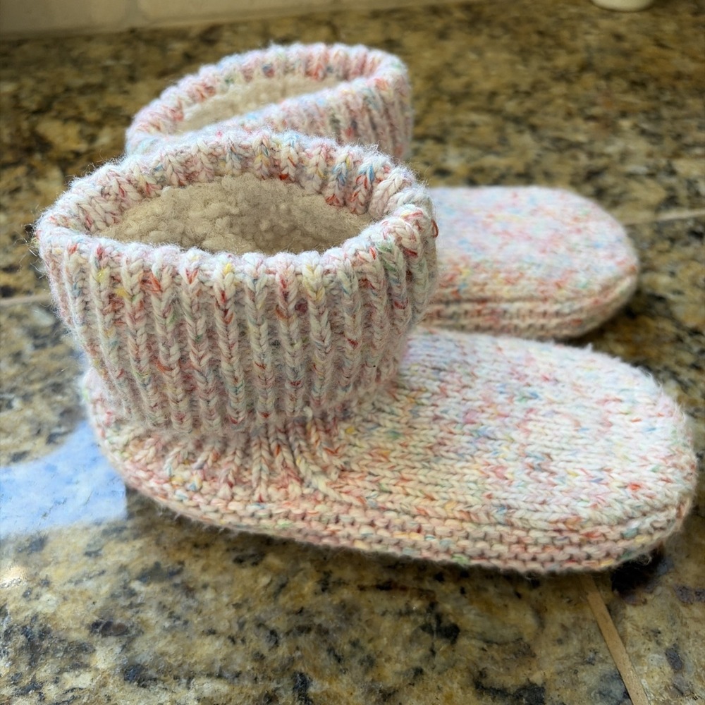 Bombas Pink/Multi Cable Knit Gripper Slippers Unisex Youth Kid Girl Shoes 11-13